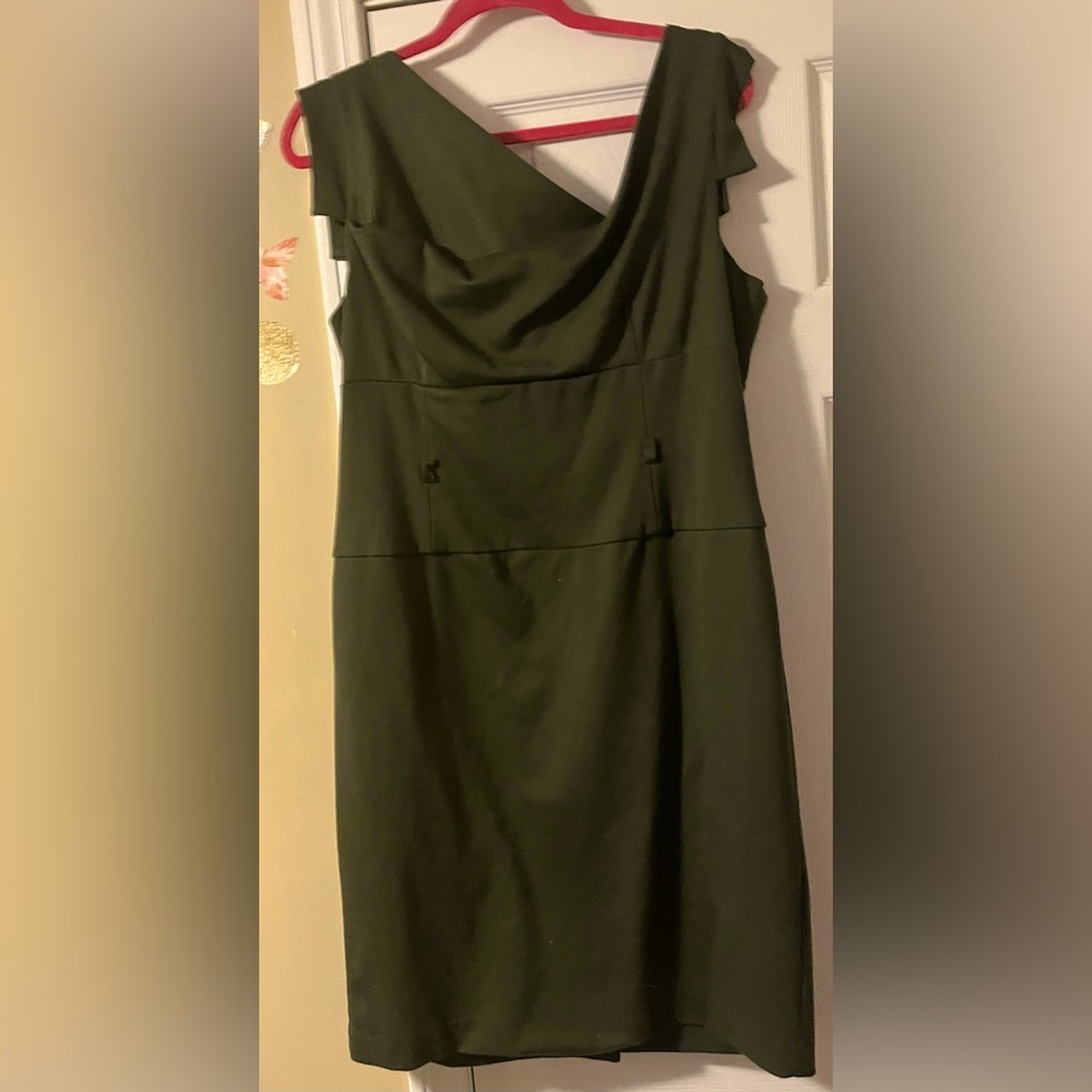 Size 16 in women OLIVE green figure flattering dress